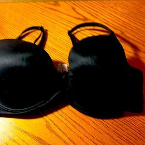 Victoria Secret Body by Victoria bra